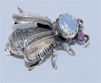 Lot #4998 - Figural fly pin with stones. 5.68 G +/