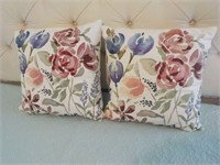 Floral throw pillow