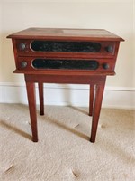 Side table end table needs tlc