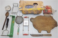 Vintage Kitchen Goods-Pig Cutting Board