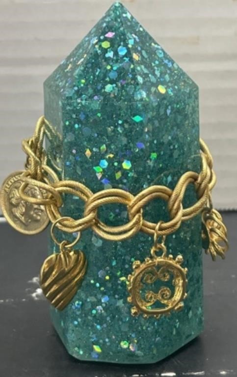 Vintage gold toned dangle charm bracelet