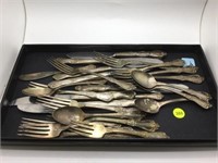 TRAY OF WM. ROGERS ONEIDA FLATWARE