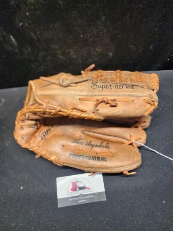 Spalding Don Drysdale Glove