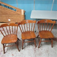 (3)Wood chairs.