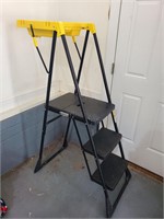 Cosco tri step ladder