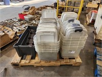 1 LOT, APPROX 36 CLEAR PLASTIC STORAGE CONTAINERS