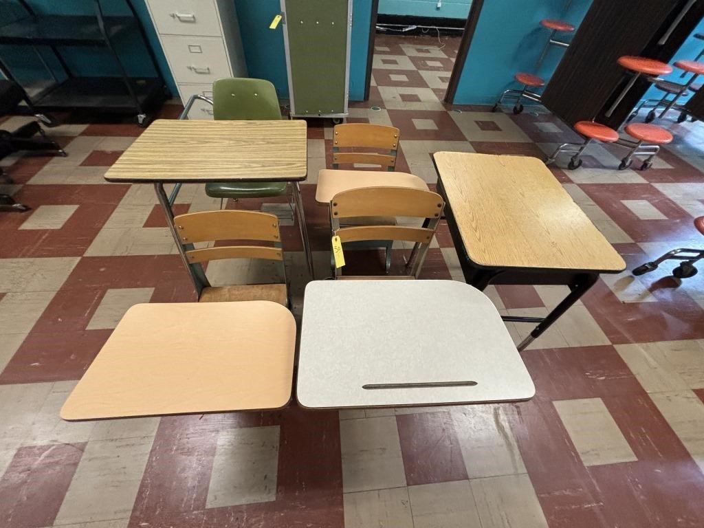 4 Student Desks & 1 Table