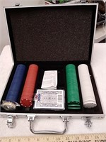 Poker chips with carrying case