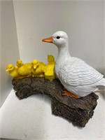 Mother Duck with Ducklings Statue  k