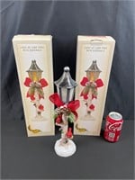 2 Light Up Lamp Posts w Cardinals in Box
