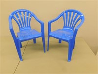 2 Plastic Child's Lawn Chairs