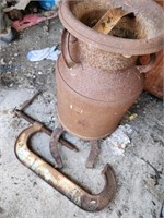 Cream can rusty clamp horseshoe lot