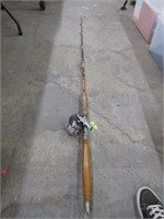 PENN 309 FISHING REEL ON FRED DEAN BOAT ROD