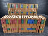 42 VOLUMES OF GREAT BOOKS OF THE WESTERN WORLD