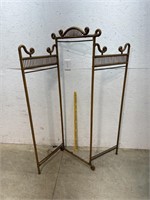 Stick and ball dressing screen 64x52