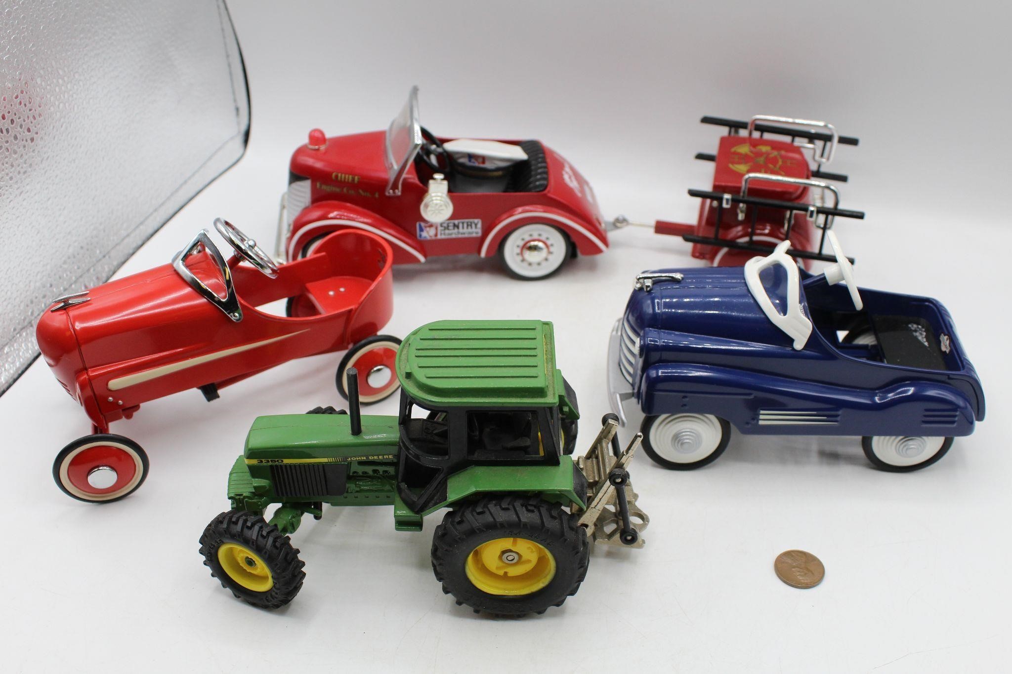 4 John Deere Tractor, Roadsters, Fire Eng. Models+