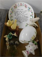 Antique milk glass Easter egg - figurines - bird