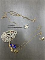 ESTATE LOT OF BROKEN JEWELRY