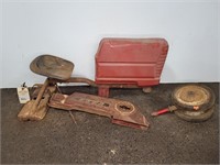PEDAL TRACTOR IN PARTS (MAY BE MISSING PARTS)