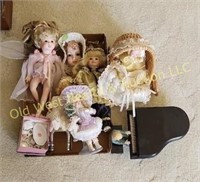 Box of Dolls & Miscellaneous (FR)