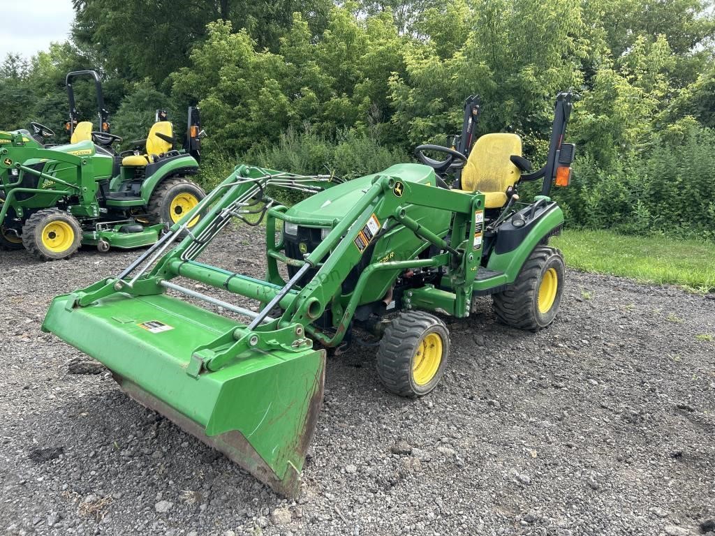 2014 John Deere 1025R Tractor