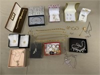 GROUP LOT OF COSTUME JEWELRY - VG