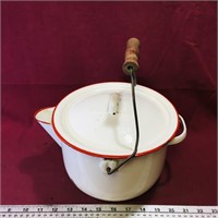 Handled Enamelled Pot (Vintage)