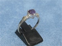 10kt Gold Ring W/Purple Jadeite Ring Hallmarked