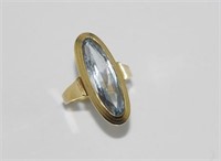 9ct yellow gold and aquamarine ring