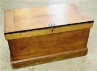 Lg. dovetailed constructed carpenter’s tool chest