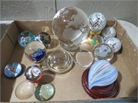 COLLECTION GLASS PAPERWEIGHTS