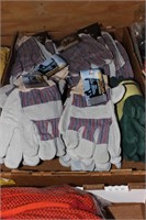 16 pairs of leather large farm gloves