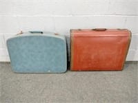 2x The Bid Vintage Luggage