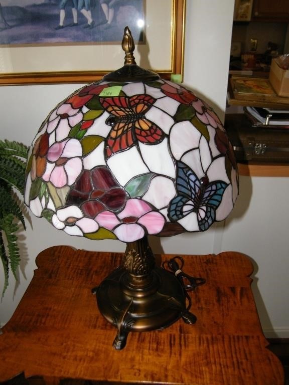 HEAVY 16" STAINED GLASS LAMP WITH BRONZE BASE