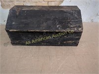 ANTIQUE PRIMITVE CARPENTER'S TOOL BOX