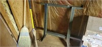 Metal stand, and 2 brooms