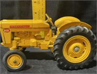 International 340 tractor