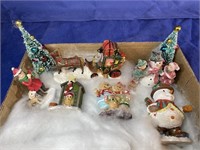 Christmas Village, Village Accents