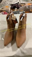 Universal thread boots, size 11