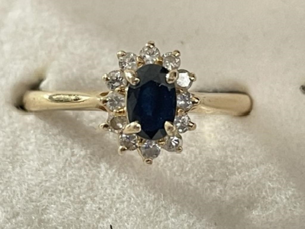 14k Gold Ring with Sapphire & Diamonds