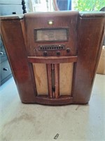 ANTIQUE FIRESTONE RADIO S-7404-3