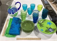 Plastic Dish Lot