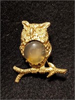 Vintage F Brooch Pin  Cute Jelly Glass Belly Owl