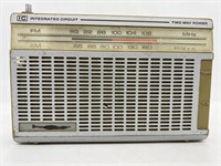 Vtg 80s 1981 GE General Electric AM/FM Two Way