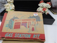 Early Plasticville Gas Station Kit