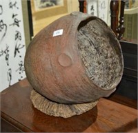 Large early New Guinea clay cook pot