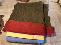 BLOW UP QUEEN MATTRESS W/ COMFORTER