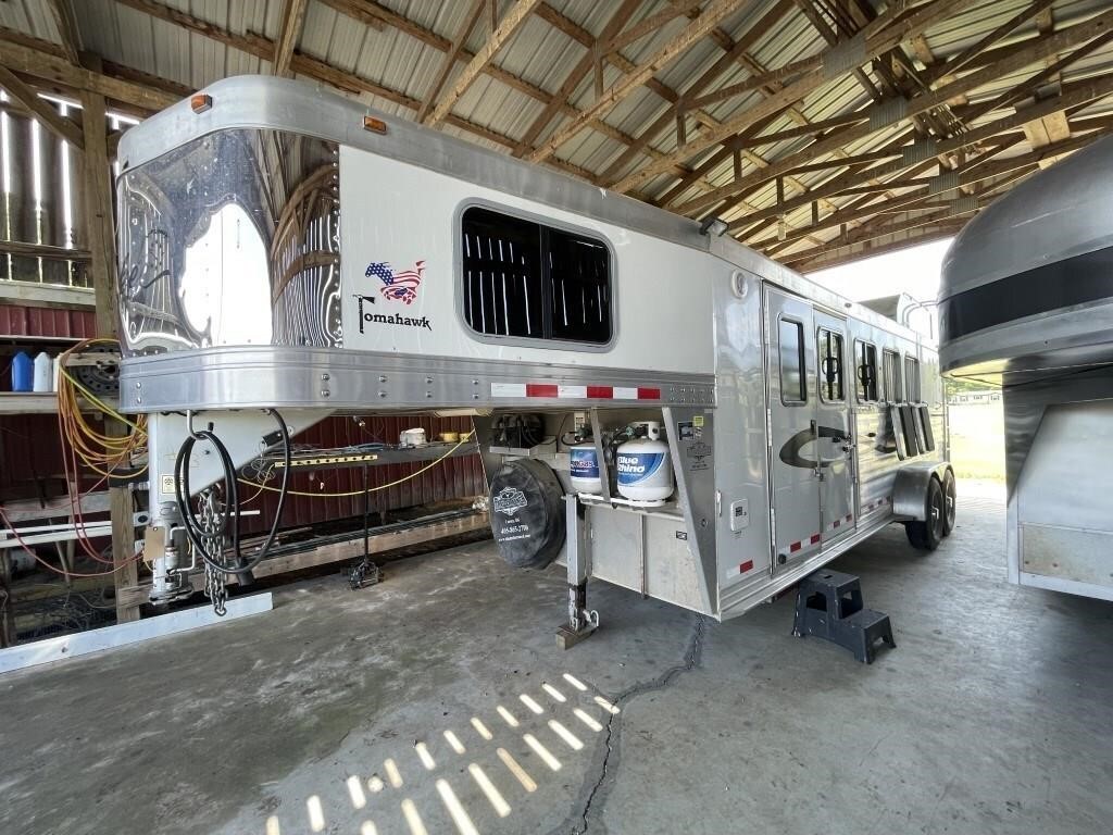 Cherokee 13 Tomahawk Horse Trailer