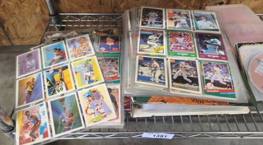 GROUP OF ASSORTED SPORTS CARDS