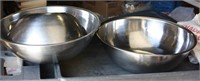 3 LARGE STAINLESS STEEL BOWLS